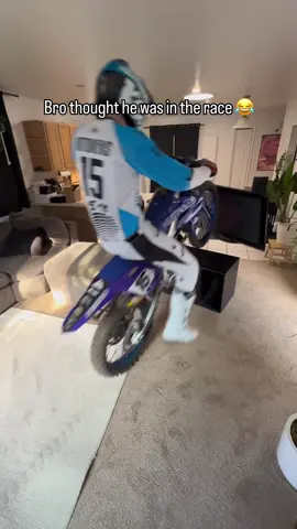 He was ready to go 😭(vi @Motowens) #motorcycle #fail #race #funny 