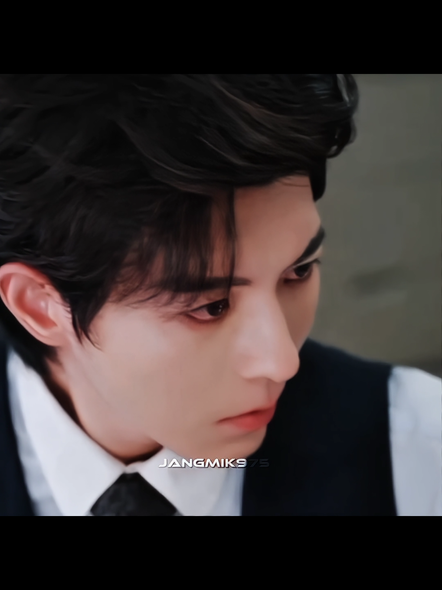 That hurts him more than the kick he received from Shen Wenlang #shengshaoyou #kipukaqiu #huayong #eliot #desire #desiretheseries #chinese #chinesebl #bl #boylove #omegaverse #Jangmik975 #abodesire #taiwanesebl #desireep6  #abodesirep6 