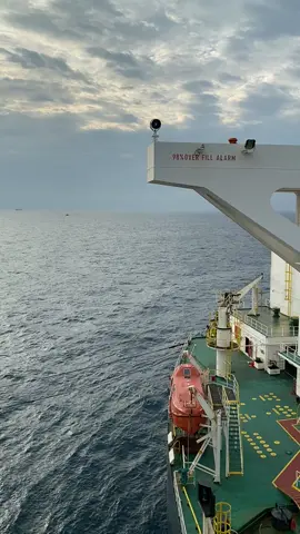 STS Operation Singapore OPL⚓️🌊🇸🇬.   #foryou #foryoupage #singapore #fyp #ship #captain 
