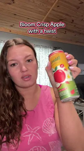 My favorite energy drink and my favorite frost buddy. Who doesn’t love a Carmel apple?¿ #bloomnutrition #bloomcrispapple #bloomenergydrink #frostbuddykoozie 