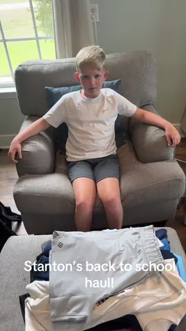Y’all better be nice to him! #fyp #backtoschool #backtoschoolshopping #4thgrade 