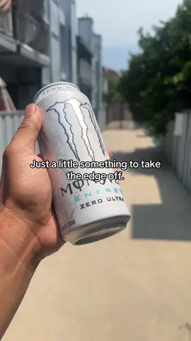 🥹 #whitemonster #monster #alittlesomethingtotaketheedgeoff 