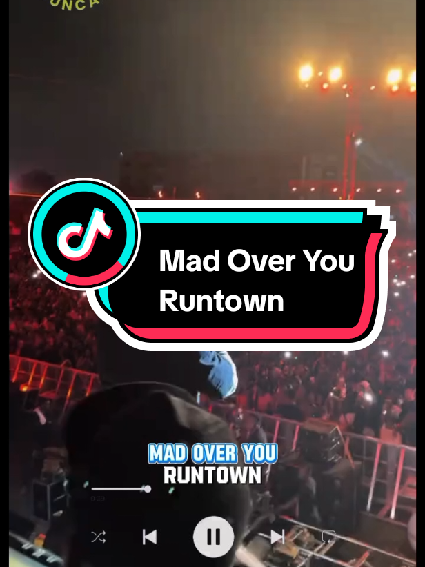Live Performance- Mad Over You 🎼💯 by @runtown #madoveryou #runtown  #liveperformance #lyricsvideo #fyp #souncasa #naijamusic #afrobeats #foryoupage #trendingsong 