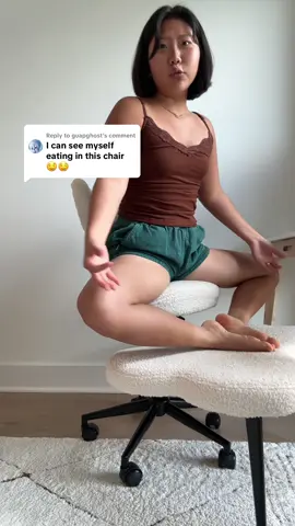 Replying to @guapghost I guess just be careful not to stain the fabric…#ergonomicchair #crossleggedchair #crisscrosschair #tiktokshopcreatorpicks 