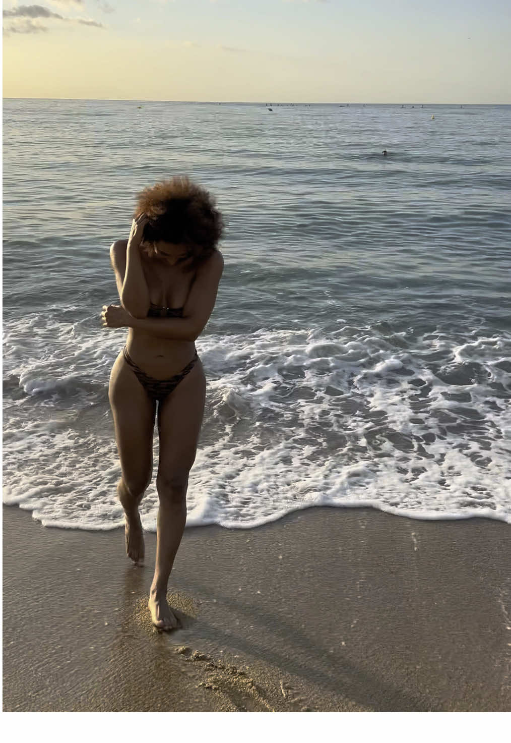 Even though the guys are crazy ☀️❤️‍🔥 Ya quiero ver lo hotsotas❤️‍🔥 que quedaron las fotos que hicimos con @muravisualsphoto 😘 #brillandofuerte #beach