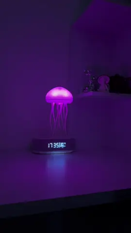 Check our bio 🥹🤍🪼 #jellyfish #aesthetic #lamp #roomdecor #tiktokmademebuyit #jellyfishlamp 