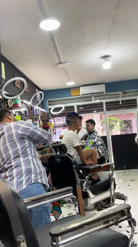 Tralalero?🦈#tralalerotralala🗣🔥 #barbershop 