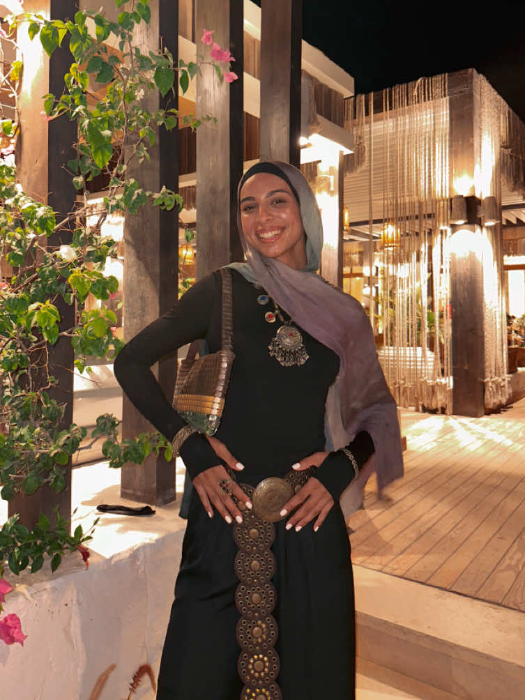 Never go minimal girls🤭🥰 #afghaniantiquejewellery #fyppppppppppppppppppppppp #hijab #accessoriestutorial #woroodhijab #unminimal #foryoupage #summernights 