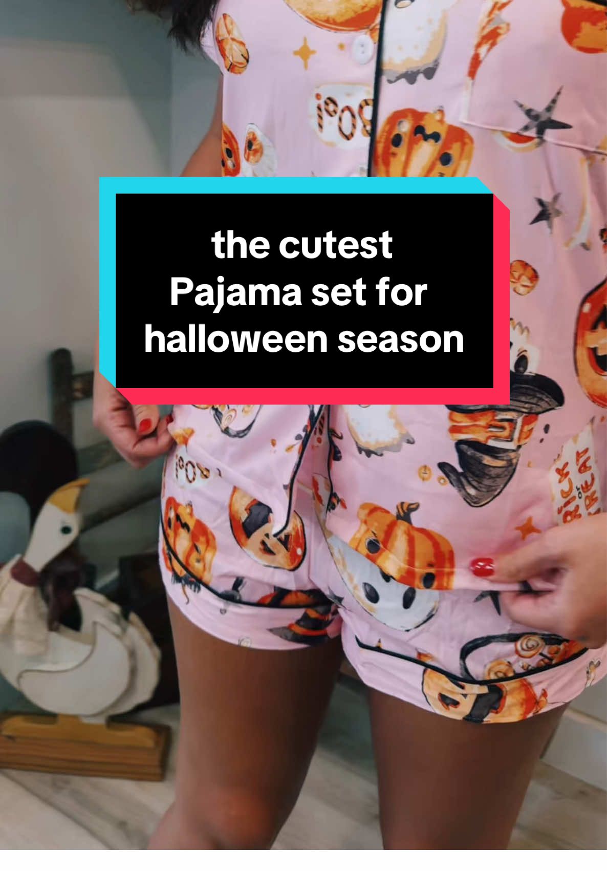 #halloween #halloweenpajamas #halloweenpjs #spookyseason #pajamas #pjs #womenspjs #womenspajamas @CAFFARIA #caffaria 