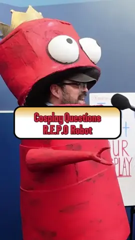 REPO Robot takes a moment from collecting to talk to me. I hope he doesnt take my mic... Filmed at Fanime 2025