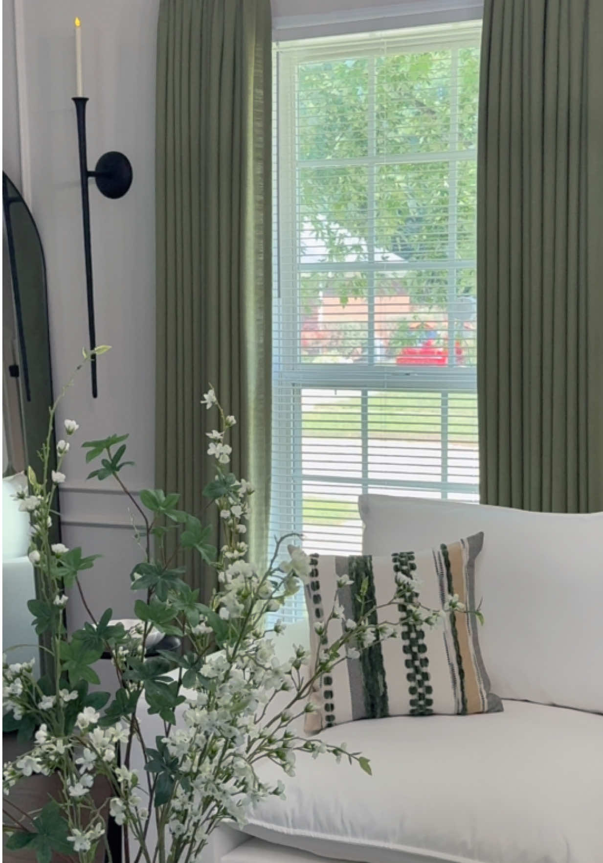 Inspirándome en la naturaleza este verano le di a mi Hogar un toque fresco y combinado estilo con elegancia y comodidad ya estamos listo para el siguiente nivel o temporada #homedecor #decor #Home #decoracion 