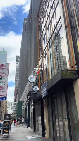 last of my nyc trip content I promise😄😄  #foryou #utaustin #nyc #creatorsearchinsights #blankstreet #matchatok #fyp 
