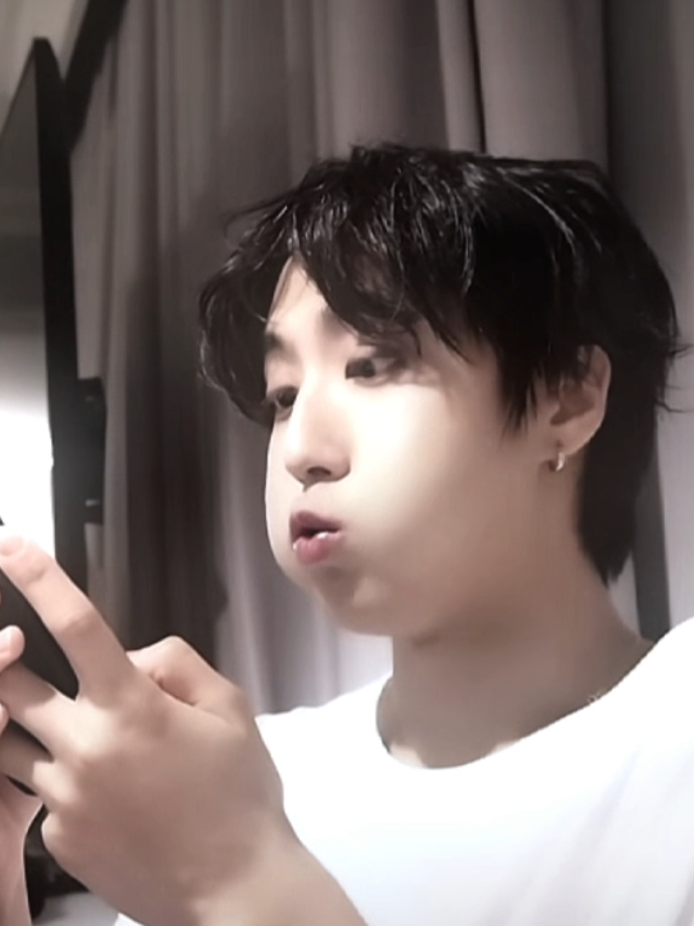 [Ｈａｎｎｉｅ] ⏤͟͟  nothing's gonna hurt you baby... #hanjisung #straykids #skzstay #듀엣 #스트레이키즈 #foryou #lovestay 