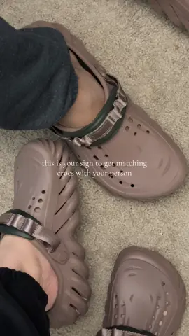 Hum obsessed and so comfy 🫠 #crocs #echo #crocsgang #couple #matching #crocs4life 