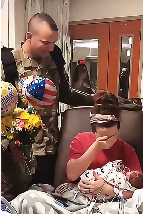 They finally reunited 🫶🏻🫶🏻🤍🤍#reunited #soldier #soldiercominghome #soldejaneiro #Love #foryou #lovemoment #usa #soldierlove #funnymoments #tiktok #fentysuperbrandday 
