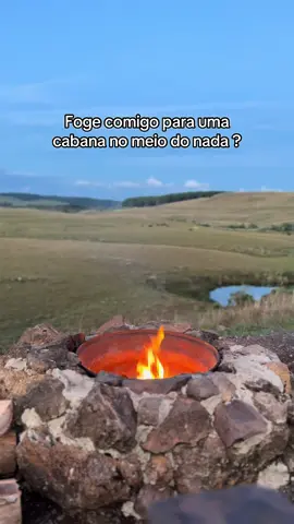 Foge comigo para esse lugar?🥹  📍cabanasarroiodaserra #amor #riograndedosul #casal #viagem #hospedagem #airbnb #vamos #chale #cambaradosul 
