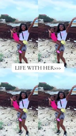 My loveee bug! #sxm #sintmaarten🇸🇽 #momdaughter #mondaughterlove #kidsonvacation #smallisland #familythings 