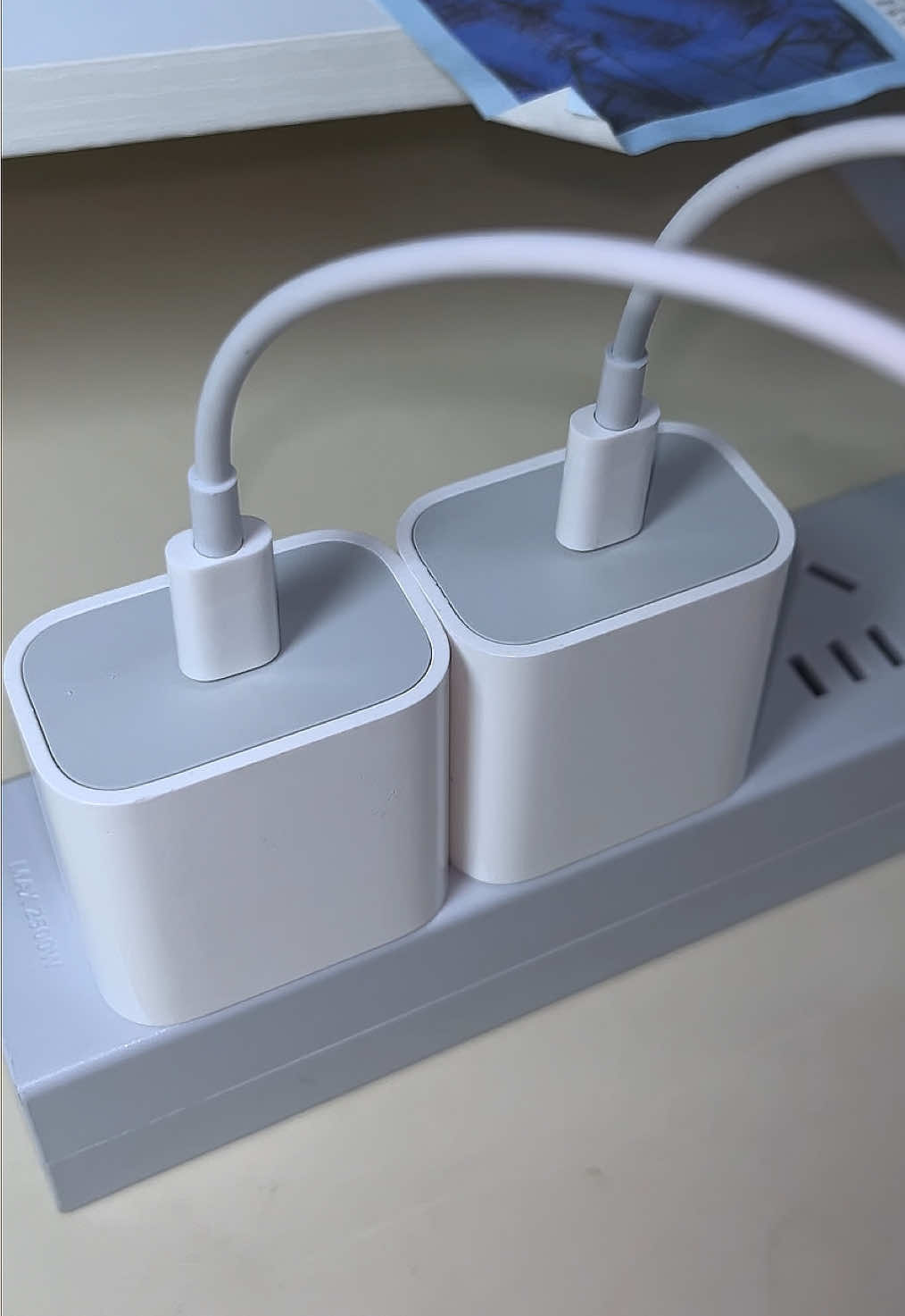 ¡Solo $10 y te llevas 2 sets! 😱🔥 ¡No te lo pierdas! 💥🛍️#charger #chargers #travelchharger #phonecharger #quickcharger#dealsforyoudays#SummerSale #spotlightfinds