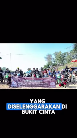 Dok. 26 Juli 2025 Sebanyak 38 rider dari Kabupaten Murung Raya ambil bagian dalam ajang Trail Adventure Cinta Kalteng (Cikal) ke-4 yang digelar di kawasan Bukit Cinta, Kelurahan Tangkiling, Palangka Raya, Sabtu (26/7/2025). Kegiatan ini merupakan bagian dari peringatan Hari Lahir ke-27 Partai Kebangkitan Bangsa (PKB) yang diselenggarakan oleh DPW PKB Kalimantan Tengah. Rombongan rider yang tergabung dalam Tim Rider Mura Hebat, termasuk diantaranya Rahmanto Motor Club (RMC), dilepas langsung oleh Wakil Bupati Murung Raya H. Rahmanto Muhidin. Turut hadir mendampingi dalam kegiatan tersebut Plt. Sekretaris Daerah Murung Raya, Sarwo Mintarjo, serta Wakil Ketua I DPRD Murung Raya dari Fraksi PKB, Dina Maulidah.(red) Ia menegaskan bahwa keikutsertaan ini sebagai bentuk dukungan Pemkab Murung Raya terhadap kegiatan olahraga otomotif sekaligus mempererat tali silaturahmi lintas daerah. “Total ada 38 rider yang kami kirimkan. Ini menunjukkan semangat dan partisipasi aktif Murung Raya dalam ajang regional seperti ini,” ujar Rahmanto saat dikonfirmasi pada Minggu (27/7/2025). Selain turut berpartisipasi, Tim Rider Mura Hebat juga berhasil menorehkan sejumlah prestasi membanggakan. Diantaranya meraih Juara 3 kategori 40 UP, Juara 2 Trail Game atas nama Thole 89, dan dinobatkan sebagai peserta terbanyak dalam event tersebut. “Kami bangga atas capaian ini. Trail adventure bukan hanya soal adrenalin, tapi juga tentang solidaritas, sportivitas, dan menjalin persaudaraan antar-rider,” tambah Rahmanto. Dirinya juga mengapresiasi kerja panitia dan berharap kegiatan serupa terus digelar sebagai ajang positif bagi komunitas trail. “Saya selalu mengingatkan para rider untuk tetap menjunjung keselamatan, menjaga etika berkendara, dan meninggalkan kesan baik di setiap lokasi yang dilalui,” tutupnya. . . . #heriyusmyoseph #bupatimurungraya #rahmantomuhidin #wakilbupatimurungraya #heriyusbersamarahmanto @Rahmanto303 @MURA EMAS 2030 @Dinamaulidah303 @M ♡₊✧⋆⭒˚｡🫧 