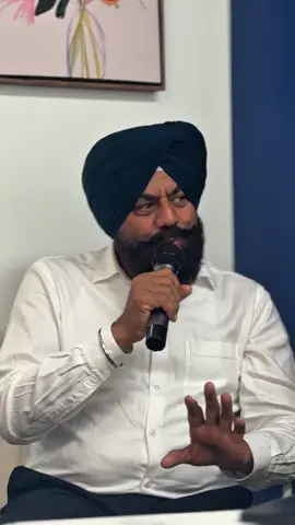 May Sab Nu Ji Ji Karda, Neda Kyu Ki…” 🎶With Kawaljit Manawala Ji 🙏True words that show the reality of life — respect, ego, and the value of staying humble.ਸੱਚੀਆਂ ਗੱਲਾਂ, ਜ਼ਿੰਦਗੀ ਦੇ ਸਬਕ ✨#JiJiKarda #TrueWords #NehaSara #KawaljitManawala #PunjabiShayari #PunjabiSong #PunjabiVibes #Respect #realtalk #MusicWithSoul #DesiVibes #Respectfully #truewords #brotherhood #trendingreelsvideo #trendingvideo #vidoe #reality #everyonefollowers  #PunjabiVibes #trendingvideo #viraltiktok 
