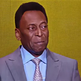 Pelé não foi apenas o Rei do Futebol — ele foi o próprio futebol. Com inteligência, técnica e faro de gol incomparáveis, encantou gerações e colocou o Brasil no topo do mundo. Um ídolo eterno, cuja lenda vai muito além dos números.  #pelé #football #brasil #worldcup 