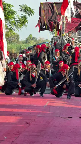 Pirates Of Carribean dalam karnaval Desa Keling Kecamatan Kepung Kabupaten Kediri kemarin (Sabtu, 2 Agustus 2025) #kabarpare #karnaval #agustusan #kediri 