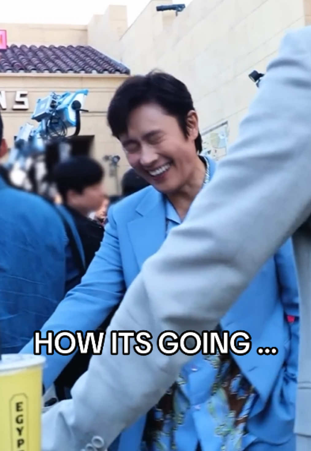 It’s not soju but yeah a good conversation between gihun and the frontman 😛❤️ #leebyunghun #SquidGame #frontman #leebyunghun이병헌 #457 #leejungjae #inhun 