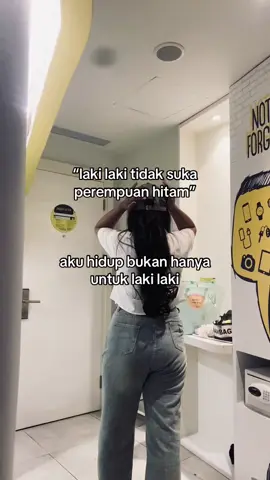 wanita mana yang tidak menginginkan kulit yang putih dan mulus,tetapi pada dasarnya tidak semua wanita ditakdirkan memiliki itu🖤