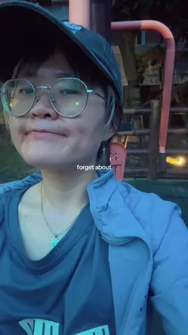cape yang bisa ku terima  bosen jadinya gabut terus..!!! sehari tidur 3/4jam doang isi waktu  daripada mageran  Lu kira lu bayi tidur siang /tidur terus ??  #sunyhikaru #taiwan🇹🇼 #badminton #jogging 