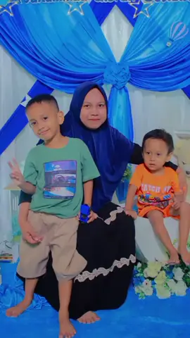 Cukup aku Yang Gagal Anakku Harus bisa menjadi apa yang mereka cita-citakan 🫶 Akan Ku Pertaruhkan semua yang aku bisa . #fyp #anakindonesiahebat #ibuhebat #impiandanharapan #anakhebatku #kayumaluengapa 