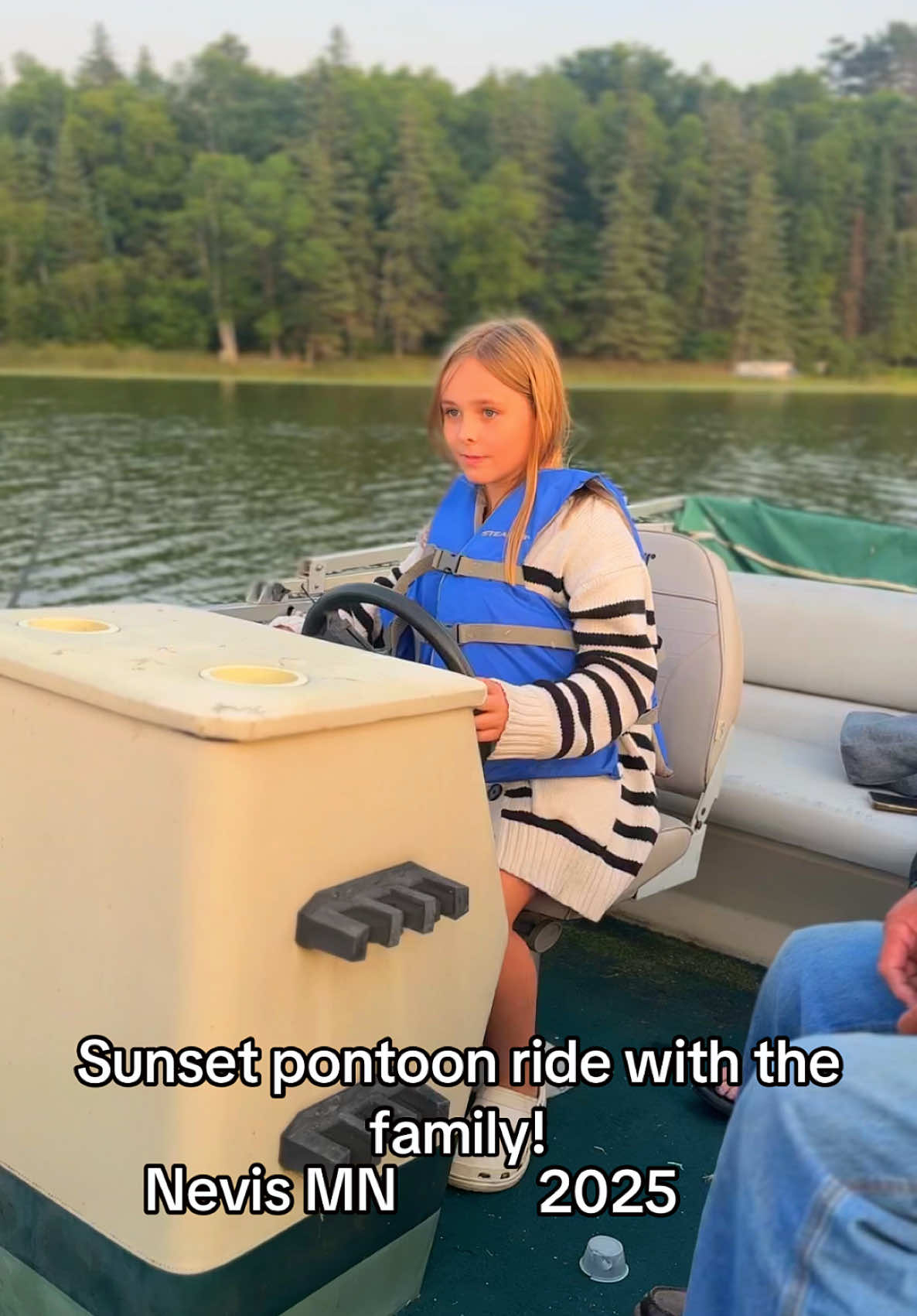 #boating #family#pontoon #upnorth #minnesotacheck #atthecabin #cabin #viral #post #relax @Mama Lars💙🪧✊🏼🆘 so nice to see grandpa jimbo and hang out with my parents and my aunt and uncle. Even my brother showed up and had a great great time with him. 