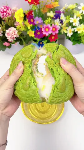 Bánh trung thu matcha moon Xuân Tùng#banhtrungthu #banhtrungthumochi #banhtrungthumatcha#banhtrungthuxuantung #banhngonmoingay #xuhuong #xuhuongtiktok 