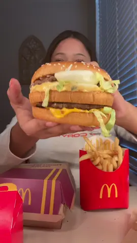 Mcdonald mukbang 🍔🍟:) || big mac with coke some fries and nuggets 😋 #mukbang#mcdonalds#bigmac#fyp 