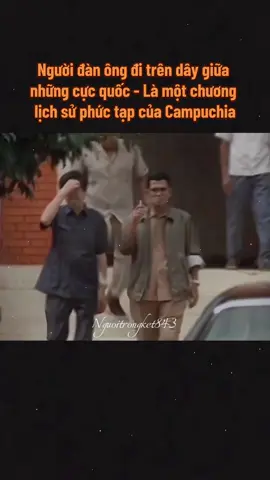 Campuchia – quốc gia nhỏ bé nằm giữa những dòng chảy to lớn của lịch sử khu vực – đã sống gần như cả nửa thế kỷ dưới bóng một cái tên: Hun Sen. Một người lính đào ngũ khỏi Khmer Đỏ, cõng vết thương trên đầu sang Việt Nam năm 1977, rồi trở thành Thủ tướng Campuchia chỉ sau chưa đầy một thập kỷ. Câu chuyện chính trị này, nếu viết thành tiểu thuyết, hẳn người đọc sẽ hồ nghi rằng nó “hư cấu quá mức.” Nhưng đó là sự thật. Và sự thật ấy vừa bi hùng, vừa đầy kịch tính. Và có lúc, đậm chất biểu diễn. Năm 1979, trong chiến dịch giải phóng Campuchia khỏi Khmer Đỏ, quân tình nguyện Việt Nam cùng lực lượng nổi dậy Campuchia đã lật đổ chế độ diệt chủng. Hun Sen, khi đó mới hơn 26 tuổi, được Việt Nam giúp đỡ hỗ trợ vào vị trí quyền lực – và từ đó, từng bước bước lên đỉnh cao chính trị. Ông trở thành Thủ tướng từ năm 1985, và giữ vị trí đó liên tục đến năm 2023. 38 năm cầm quyền – dài hơn bất kỳ lãnh đạo nào ở Đông Nam Á hiện đại – đủ để xây dựng một hệ thống chính trị mà tất cả sợi dây đều quy tụ về một điểm: Hun Sen. Dưới bàn tay ông, Campuchia ổn định hơn, kinh tế tăng trưởng, nhưng dân chủ thì teo tóp dần. Tự do báo chí bị siết, phe đối lập bị cấm cửa, và mỗi cuộc bầu cử đều có kết quả “đáng ngờ một cách ổn định”. Nhân quyền, như lời của một quan chức nước ngoài, “không ch*t, nhưng bị bỏ đói đến mức không ngóc đầu nổi.” Hun Sen chưa từng phủ nhận vai trò của Việt Nam trong những năm đầu. Trong những bài phát biểu chính thức, ông gọi Việt Nam là “người bạn lớn”, là “ân nhân giải phóng dân tộc Campuchia khỏi địa ngục Khmer Đỏ”. Tình cảm ấy – nếu chỉ nhìn qua ống kính truyền thông – dường như sâu đậm như mối quan hệ giữa môi và răng. Nhưng trong thực tế chính trị, mọi thứ không “ngọt ngào” như lời lẽ. Dưới lớp vỏ tri ân là một chiến lược ngoại giao khéo léo – mà đôi khi khiến người ta bật cười chua chát. Khi có lợi, Hun Sen gần gũi với Việt Nam, nhấn mạnh “truyền thống chiến đấu chung”. Khi cần cân bằng ảnh hưởng, ông bắt tay Trung Quốc, rút khỏi một số sáng kiến ba bên với Việt Nam – Lào – Campuchia, và thúc đẩy dự án kênh đào Funan Techo (do Trung Quốc tài trợ) đi thẳng xuống biển, tránh khỏi sự lệ thuộc vào đường thủy Việt Nam. Người Việt gọi đây là “thay áo giữa đường”. Người Campuchia gọi là “chọn bạn theo túi tiền”. Hun Sen đã biến Campuchia thành một điểm trung chuyển ảnh hưởng khu vực. Ông gần gũi với Trung Quốc đến mức nhiều nhà phân tích gọi Phnom Penh là “người phát ngôn không chính thức của Bắc Kinh tại ASEAN”. Đồng thời, ông vẫn bắt tay phương Tây khi cần vay vốn, nhận viện trợ nhân đạo, rồi nhanh chóng quay lưng nếu bị chất vấn về nhân quyền. Khi phương Tây lên tiếng về sự thiếu dân chủ, ông cười nhạt: “Họ nói, nhưng Campuchia vẫn tồn tại.” Khi báo chí chỉ trích, ông cấm cửa. Khi người dân biểu tình, ông cử cảnh sát dẹp đường. Và khi cần một hình ảnh cởi mở, ông sẵn sàng tổ chức diễn đàn, mời quan khách quốc tế, và phát biểu… bằng tiếng Anh trôi chảy – chỉ để rồi quay về nói với dân trong nước rằng “mọi thứ đã ổn”. Tháng 8/2023, Hun Sen tuyên bố “nghỉ hưu”, nhường ghế cho con trai Hun Manet. Nhưng ông không rời chính trường – chỉ đổi vai: từ đạo diễn sang người viết kịch bản. Hun Sen vẫn là Chủ tịch Đảng Nhân dân Campuchia, Chủ tịch Thượng viện – và là người quyết định ai sẽ làm gì, ở đâu, đến khi nào. Câu chuyện về “chuyển giao thế hệ” chỉ là chiếc màn sân khấu màu ngọc trai, giăng lên để che mắt khán giả toàn cầu.  Hun Sen – biểu tượng của một Campuchia sống sót bằng sự linh hoạt chính trị, khéo léo ngôn từ, và… đôi khi là cả khả năng làm ngơ trước những giá trị phổ quát. Trong Hun Sen có cả ánh sáng của một người từng cứu quốc, và bóng tối của một kẻ không muốn rời sân khấu. Một người nói lời biết ơn bằng tiếng Việt, nhưng lại ký hợp đồng chiến lược bằng tiếng Hoa. #tre#trending#lichsu#nguoikesu#history#viralvideo#cnxh#sucmanhquansu#theodonglichsu#viral#chunghiaxahoixuclichsu#vietnamhungcuong 