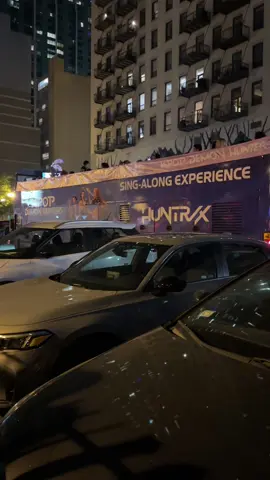 The Kpop Demon Hunters Tour Bus in Chicago!! #kpopdemonhunters #kpopdemonhunterstourbus #fentysuperbrandday @NYC Slice of Life | Pop-ups 
