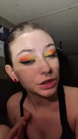 #LAColors #fruityfun #eyeshadow #lemondrop #peachfizz #tiktokshop 