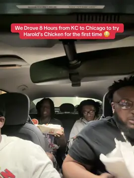 We heard it’s the best chicken in Chicago 😮‍💨 #fyp #viral #kansascity #chicago #food #onepercent #onepercentvip #haroldschicken #foodreview 