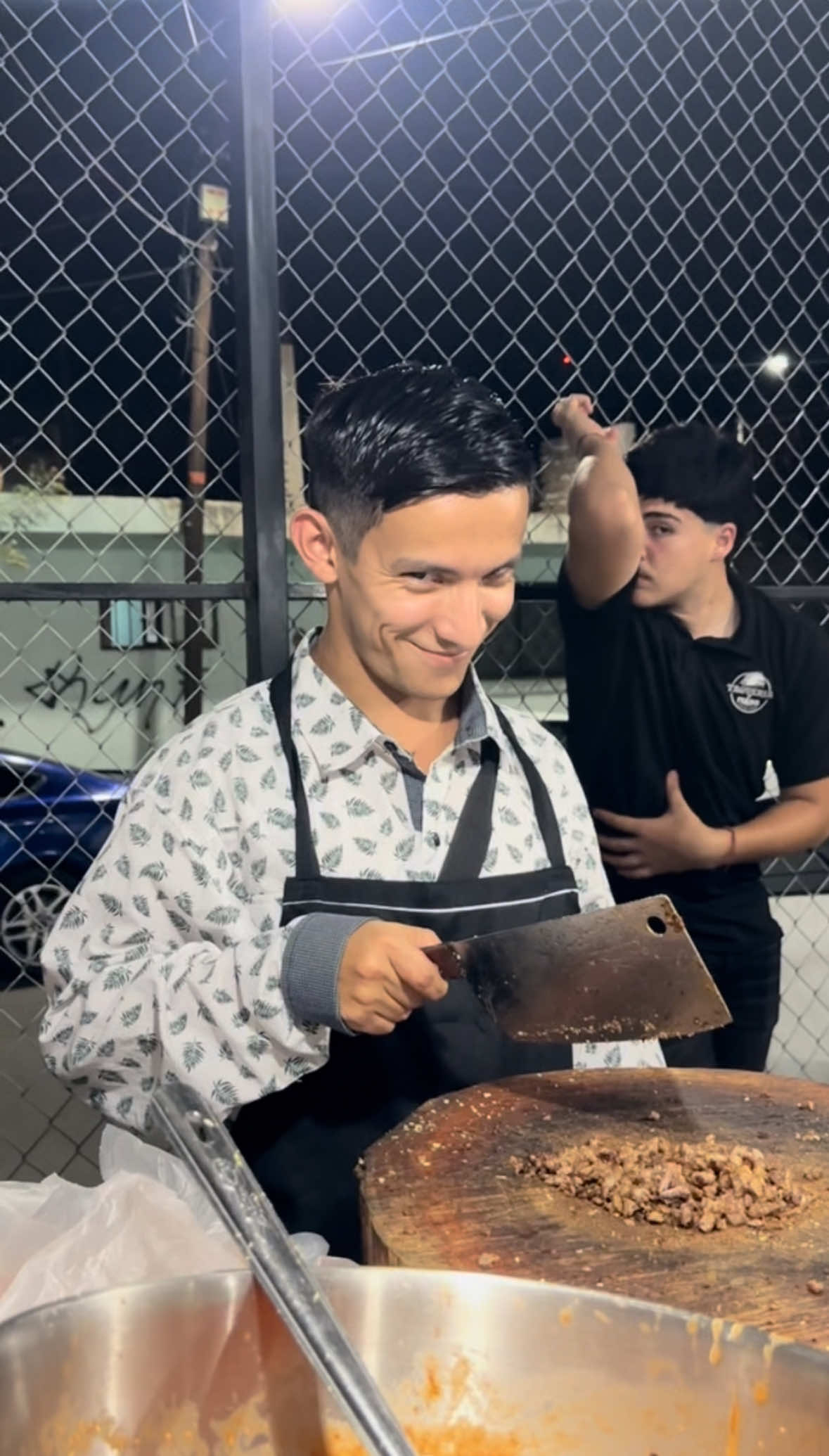 Los taqueros en Taqueria el Ferna están buenisimos!  Dirección Coahuila 7204  Colonia Sonora .  #humor #viral #foryou #tacos #carneasada #funny #fyp 
