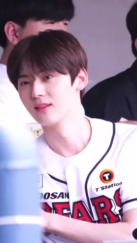 เหมือนลอยมาอะ 😔  #hwangminhyun #ฮวังมินฮยอน #황민현 #fyp #foryou 