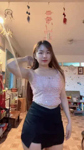 ဘာတွေကနေမှန်းမသိတာ🤣🤣
