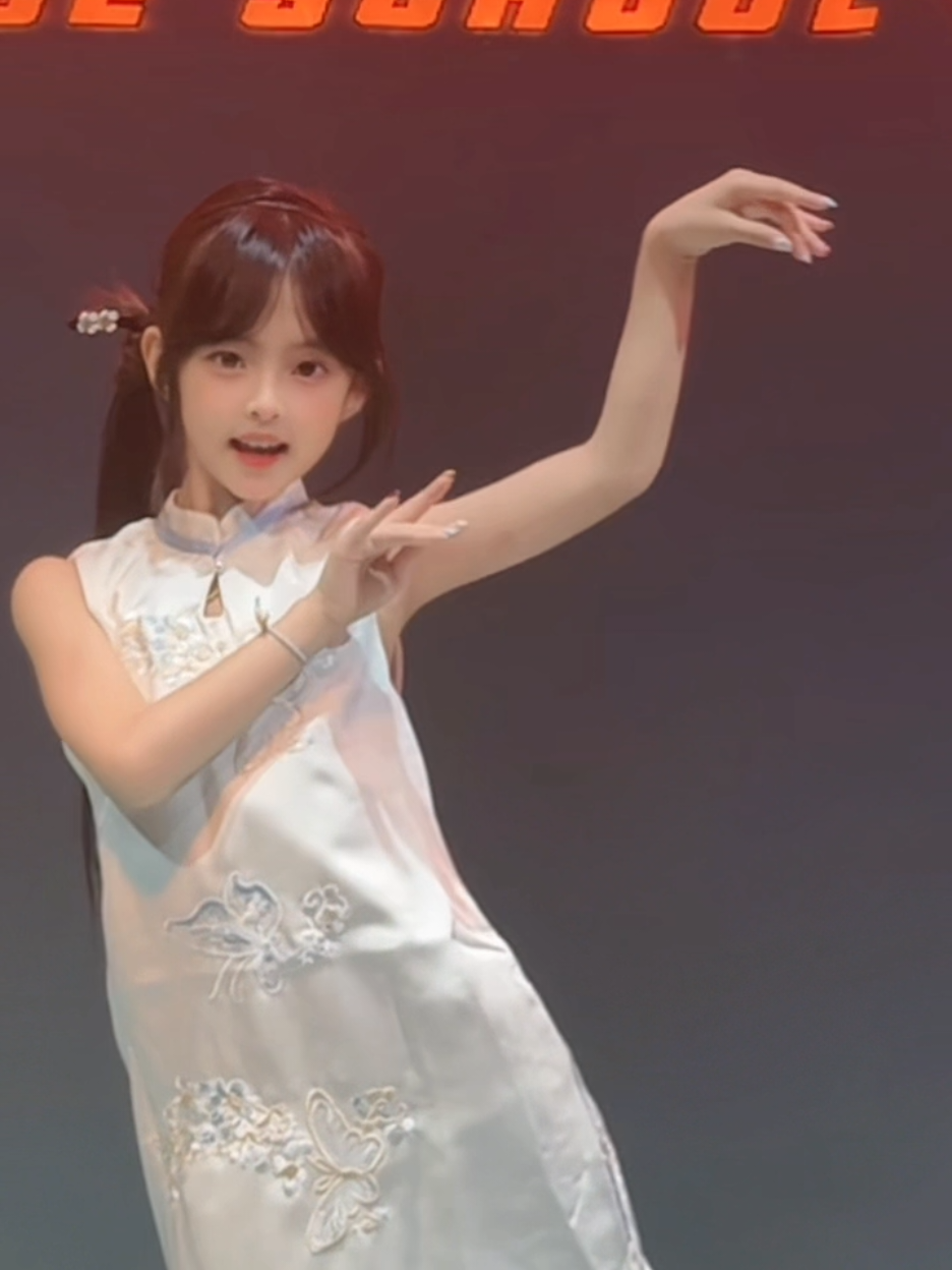 #骗你生女儿 #手势舞 #甜妹 #15后 #dancer #dancing 