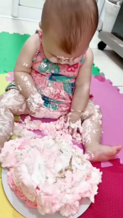 so babies happy birthday cake for funny#funnybaby #fypシ #babe #funnybaby #familytime #babyboy #fypシ゚viral #babyfever #fynny #babytok #baby 