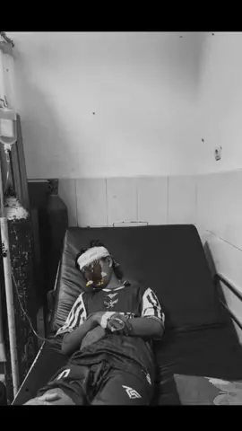 > Mungkin udah takdir nya seperti ini, tapi aku tidak mau seperti ini , anak yang selalu ceria dan bahagia , kini dia sekarang tumbang 🥺💔 Minta do'a nya ya semuanya .....  #fyppppppppppppppppppppppp  #trending #fypシ゚ #furyou #bantulike #moots? #masukberanda #foryoupage #fypage #anaksekolah #tiktok?pelit?fyp #diinfus #kepaladijahit 