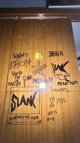 slank#piss #fotolive 