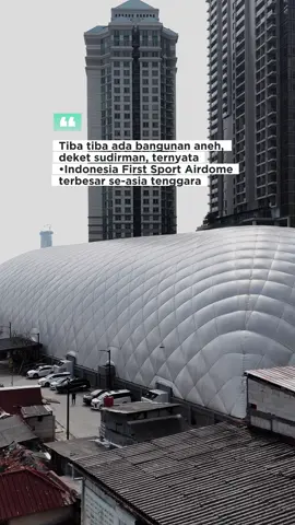 ( Belum dibuka untuk public )  Coming soon, Sports Airdome terbesar se asia tenggara @athletiqs.airdome , ada di deket sudirman 4 Sports •8 Paddle Courts •2 Tennis Courts •2 Pickleball Courts •3 Badminton Courts Bakalan keren banget ✅ Minusnya akses jalannya aja sih sempit, jadi yang naik alphard kudu hati hati‼️ Jadi jangan bertanya tanya lagi, itu bangunan apa ya Save dulu aja, nanti bakalan diupdate tanggal openingnya  📍Athletiqs Airdome Jl. Karet Pasar Baru Barat VII, RT.11/RW.3, Karet Tengsin, Kecamatan Tanah Abang, Kota Jakarta Pusat #paddlejakarta #pickleballjakarta #tennisjakarta #athletiqsdome #airdome 