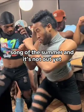 need this song asap ‼️🔥 #bunnab #slizzy #cashcobain #itsme #unreleased #snippet #slizzysummer #Summer #druski #shamar #tisakorean #rakai #songofthesummer 