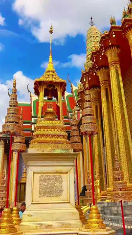 “ไหว้พระแก้วมรกต ชมปราสาทราชวัง”#วัดพระแก้ว #วัดพระศรีรัตนศาสดาราม #วัดสวยเมืองไทย #ไหว้พระทําบุญ #รักประเทศไทย #ไหว้พระกรุงเทพ #watthai #thailand🇹🇭 #bangkok #fyppppppppppppppppppppppp #อย่าปิดการมองเห็น #🙏🙏🙏 