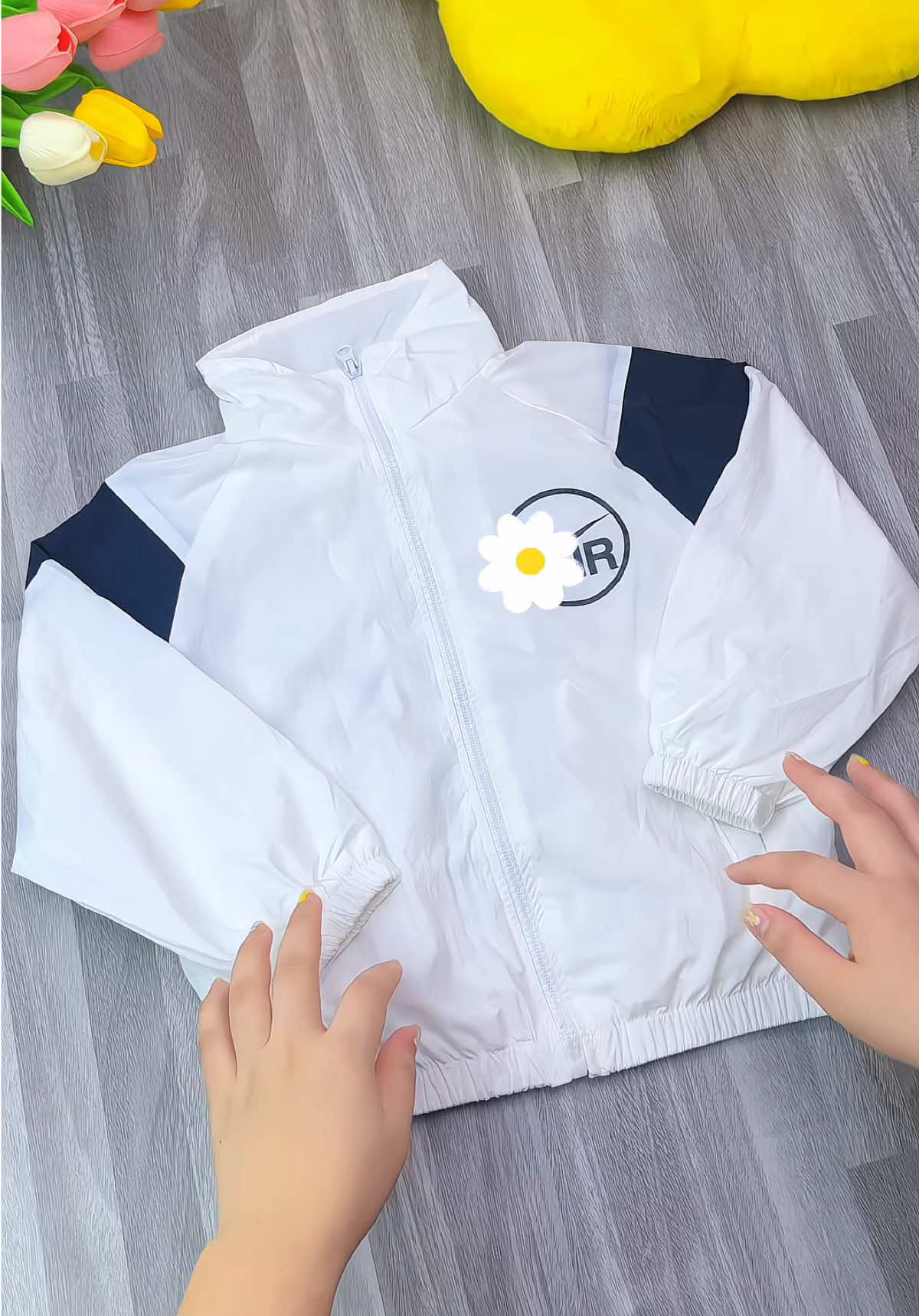 Áo khoác gió lót lưới cho bé chất liệu vải dù cao cấp cho bé #teakids #thoitrangtreem #quanaotreem #aokhoacgiochobe 