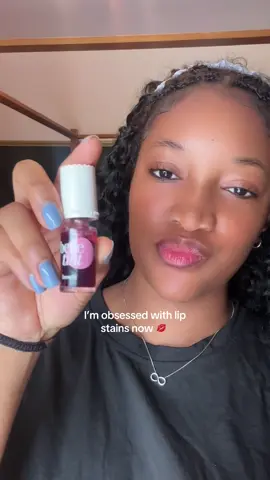Doesn’t transfer, even under masks. It’s giving soft glam with zero effort✨🫠#benetint  #lipstain #tiktokmademebuyit #spotlight #benefitcosmetics 
