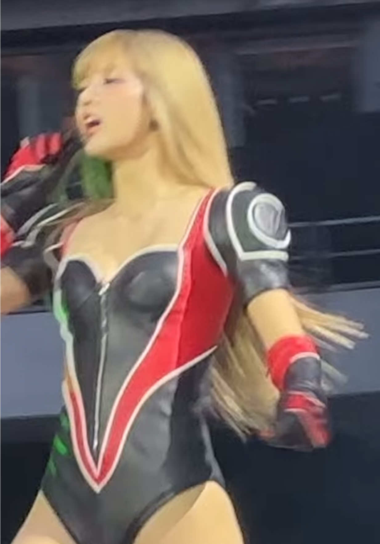 #futw #lisa #blackpinkparis #deadlineparis #blackpinkparis2025 #blackpink #blackpinkdeadline #blackpinkdeadlineworldtour #blackpinkworldtour #blackpinkworldtour2025 #deadline #deadlineworldtour #deadlineblackpink